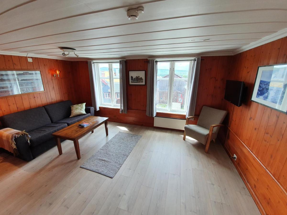 Family Room,1010299219:JPEG