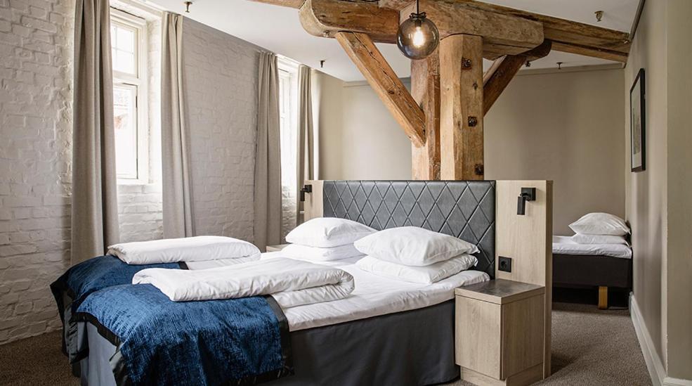 Family Room,1187066938:JPEG