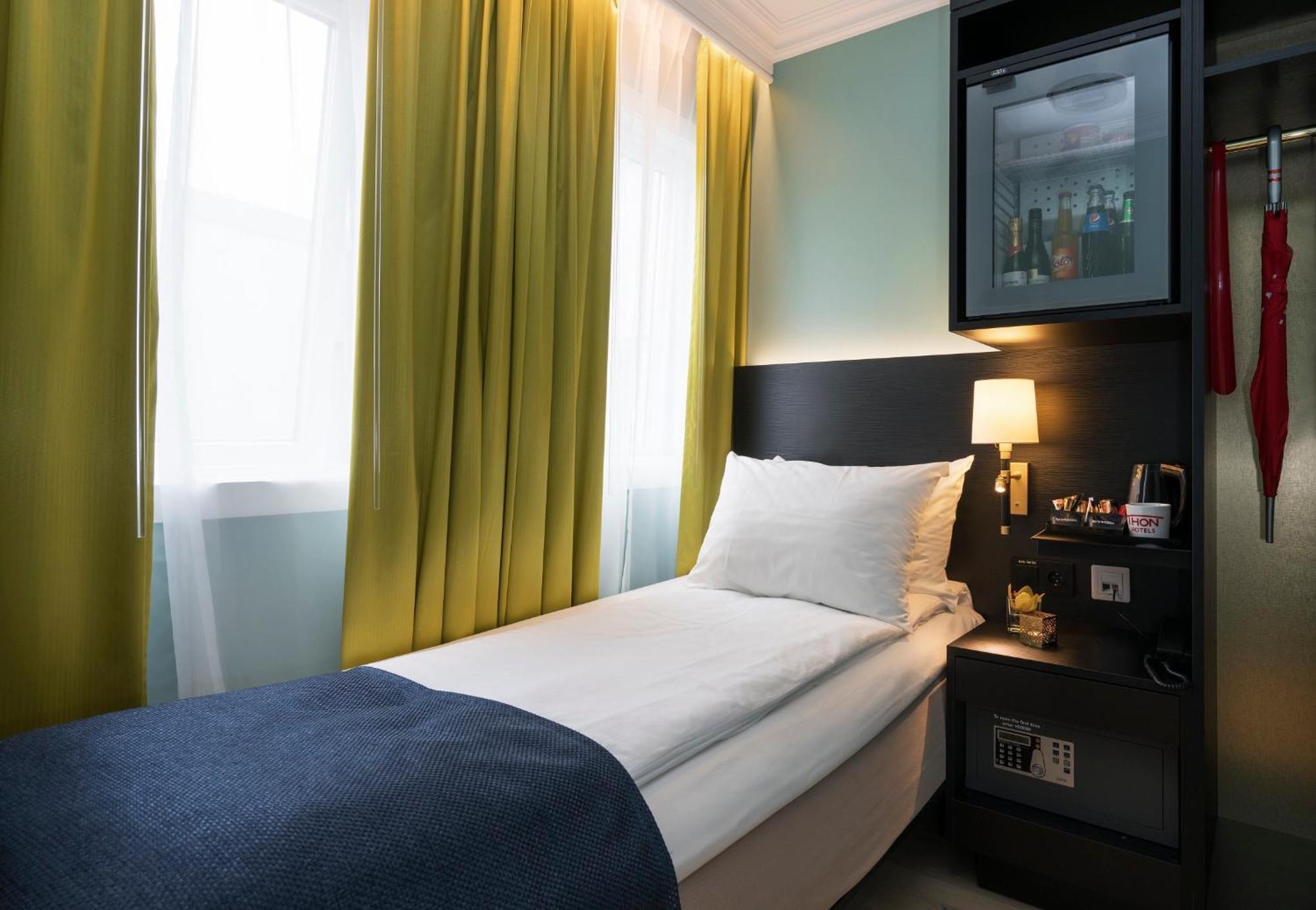 Small Single Room,1709507731:JPEG