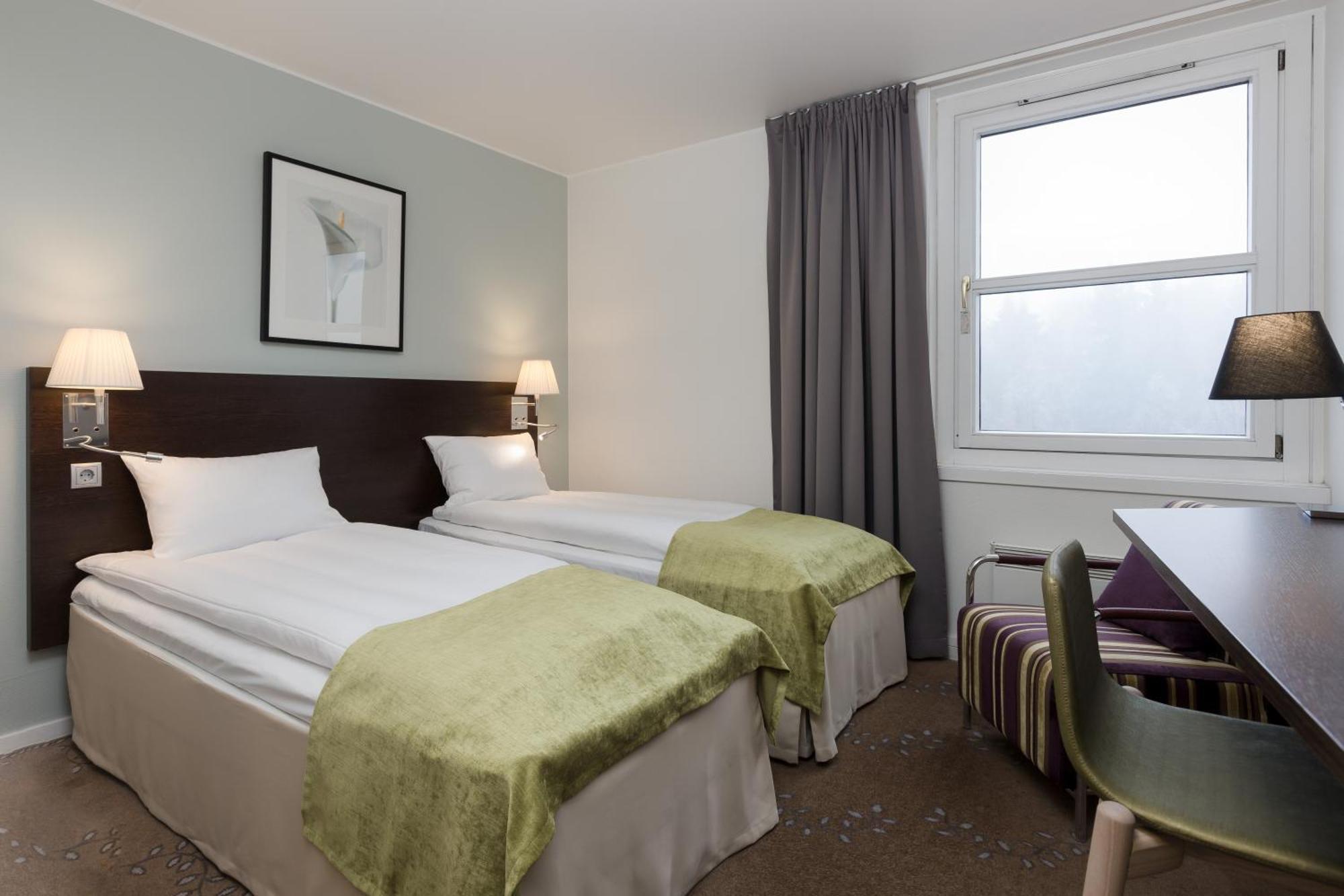 Compact Twin Room