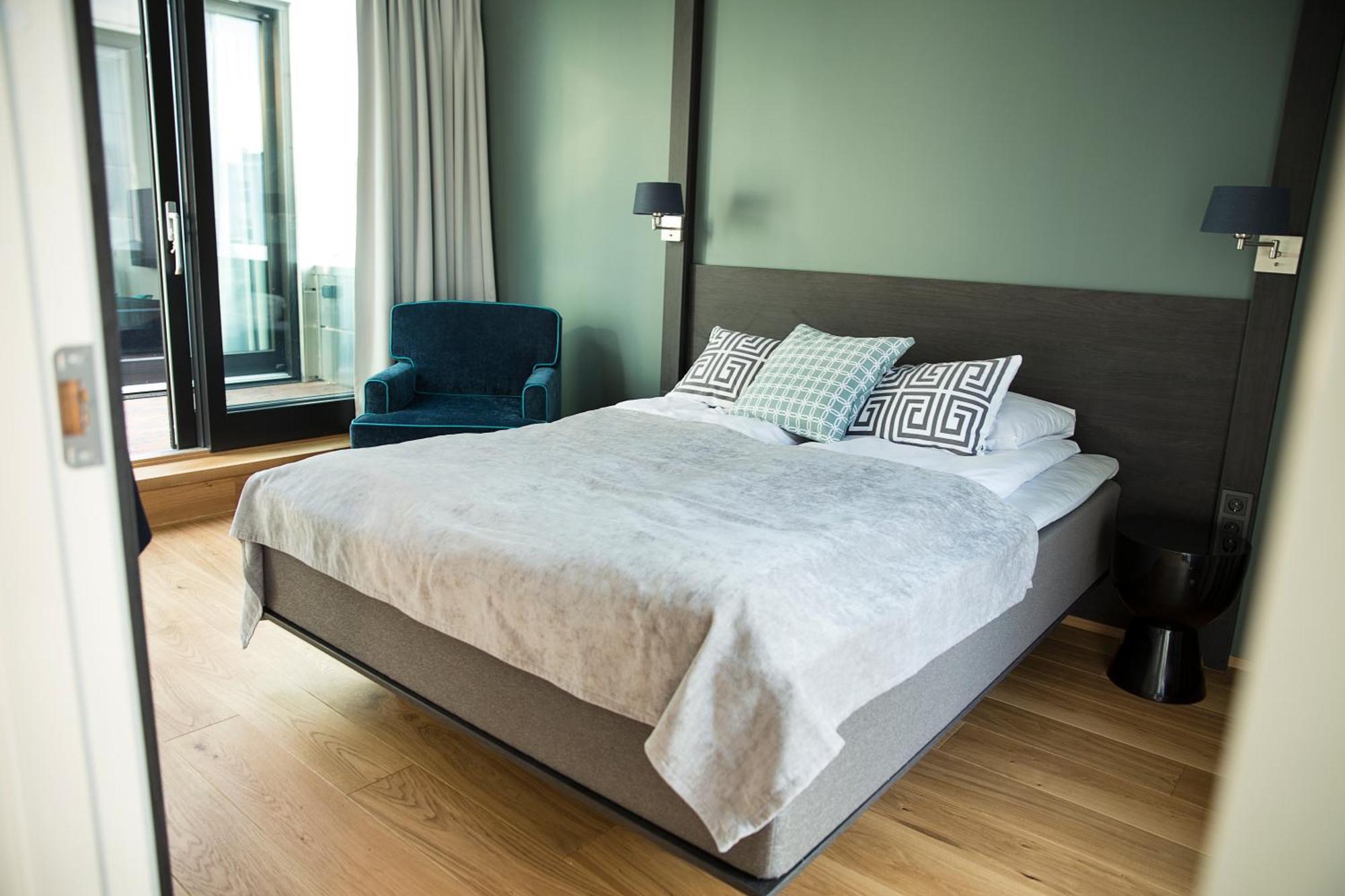 Three-Bedroom Apartment,824318267:JPEG