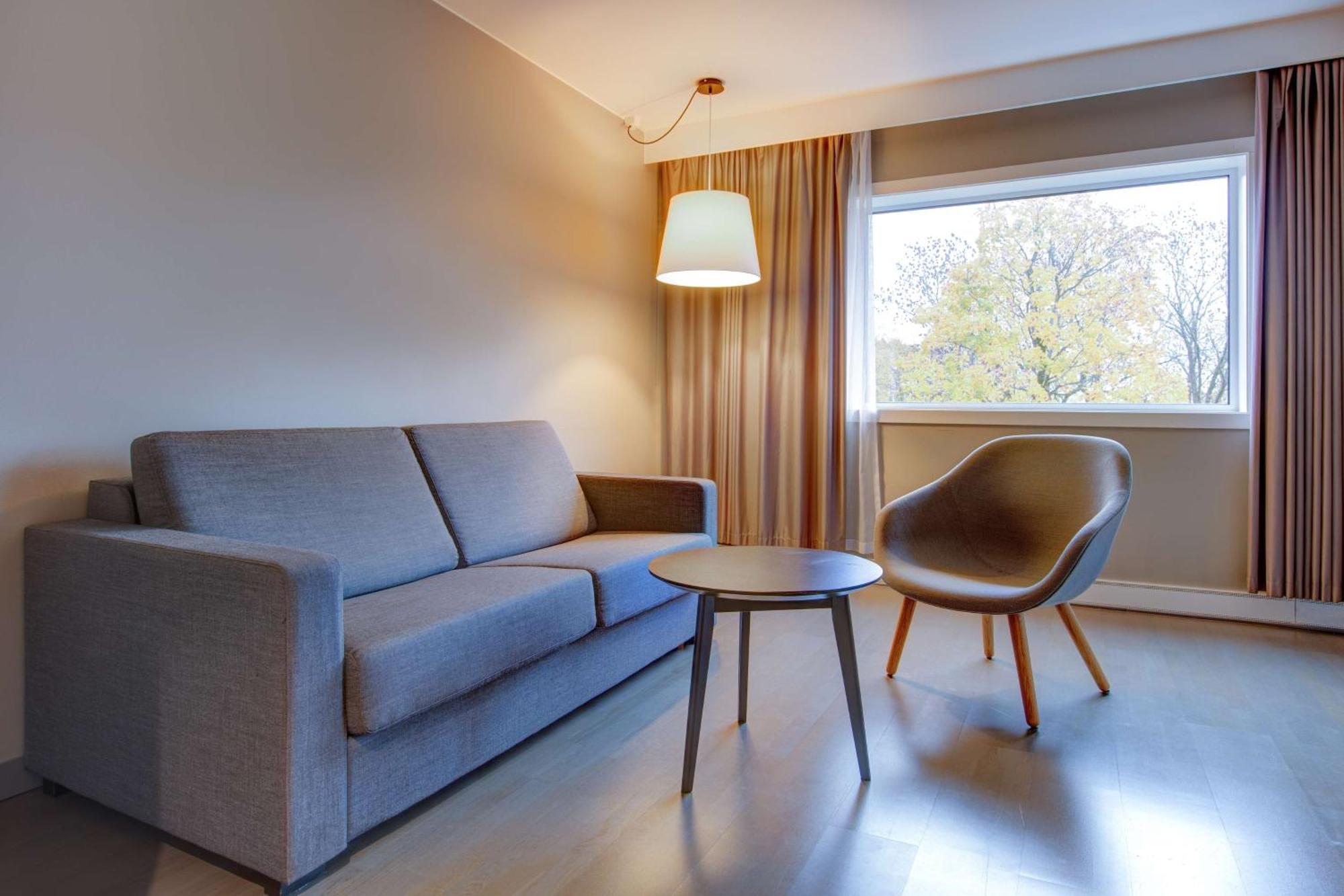 Junior Suite,1592879188:JPEG