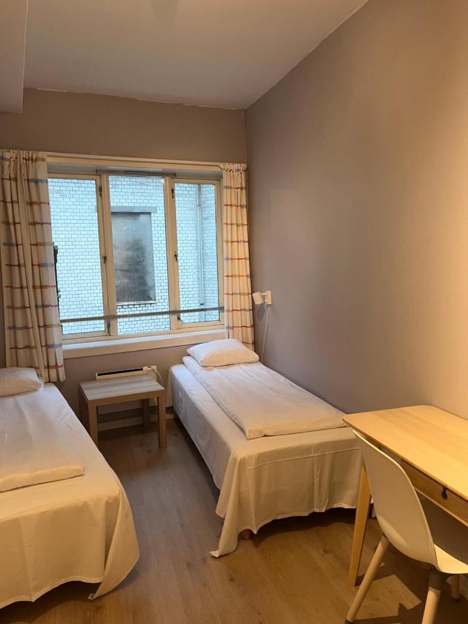 Twin Room,1319354827:JPEG