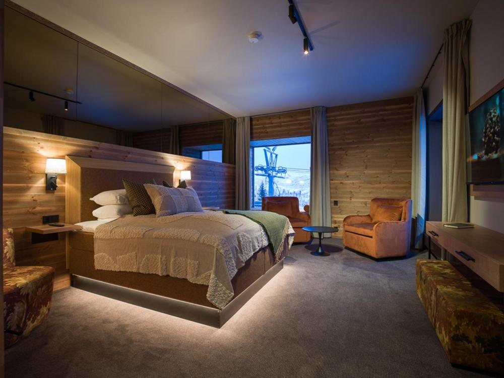 Junior Suite,1338770645:JPEG