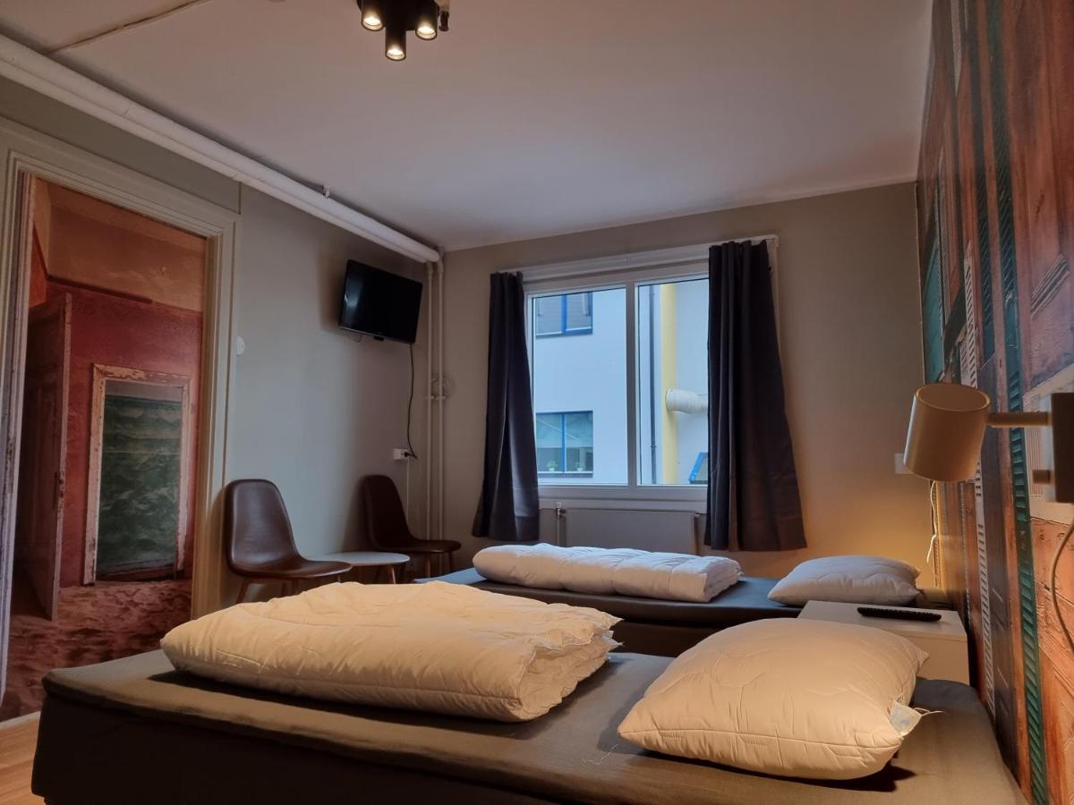 Twin Room with Shared Bathroom,1353494881:JPEG