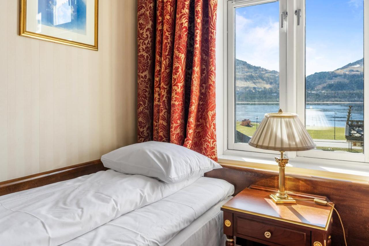 Standard Single Room,1414075460:JPEG