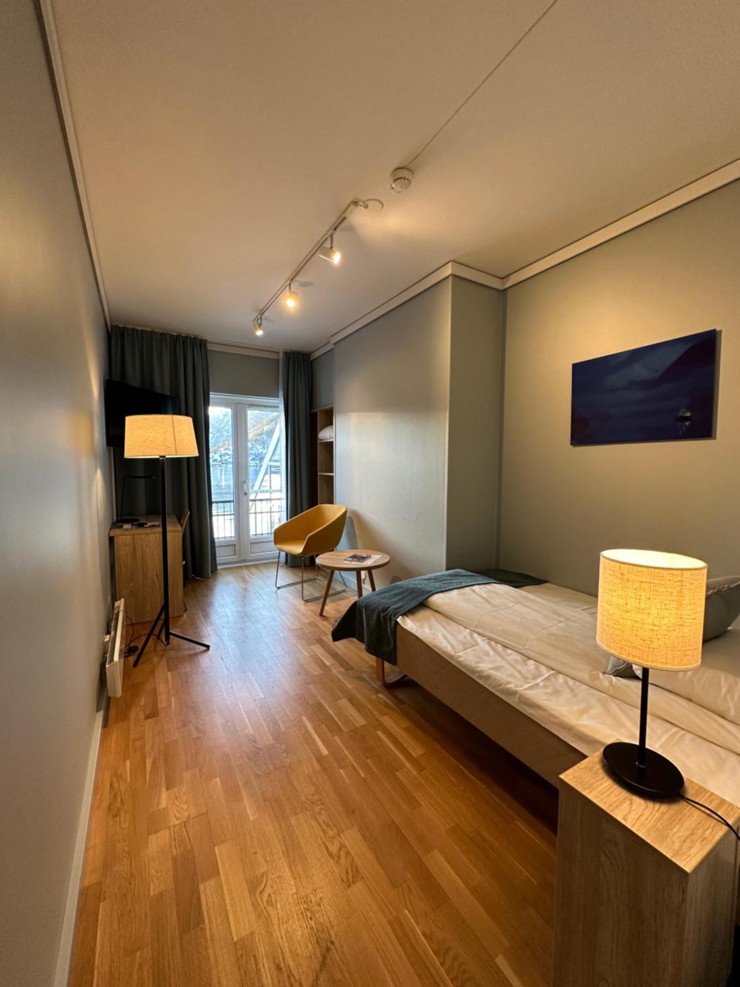 Single Room Fjord View,1537132822:JPEG