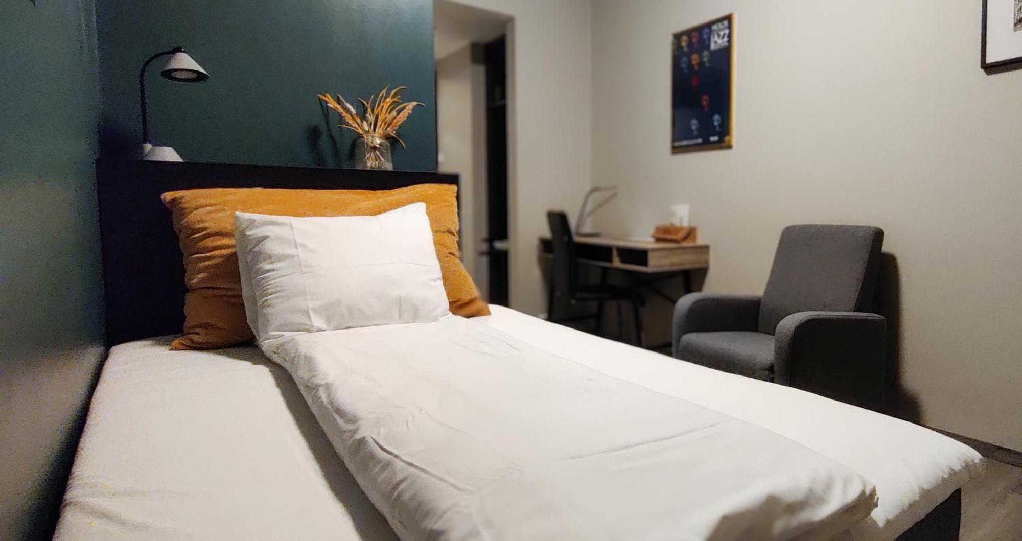 Budget Single Room,1542354985:JPEG