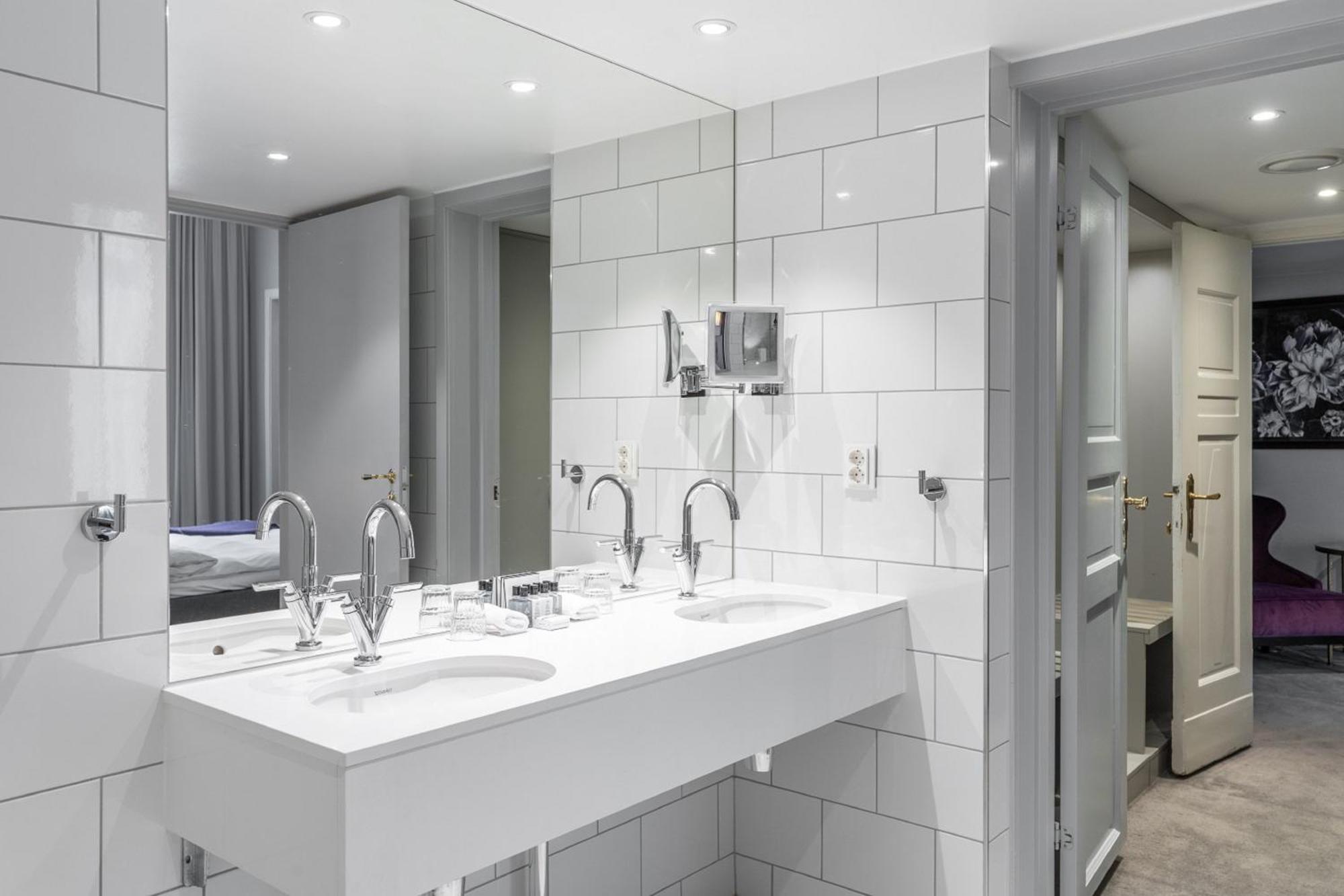 Deluxe King,1605366240:JPEG