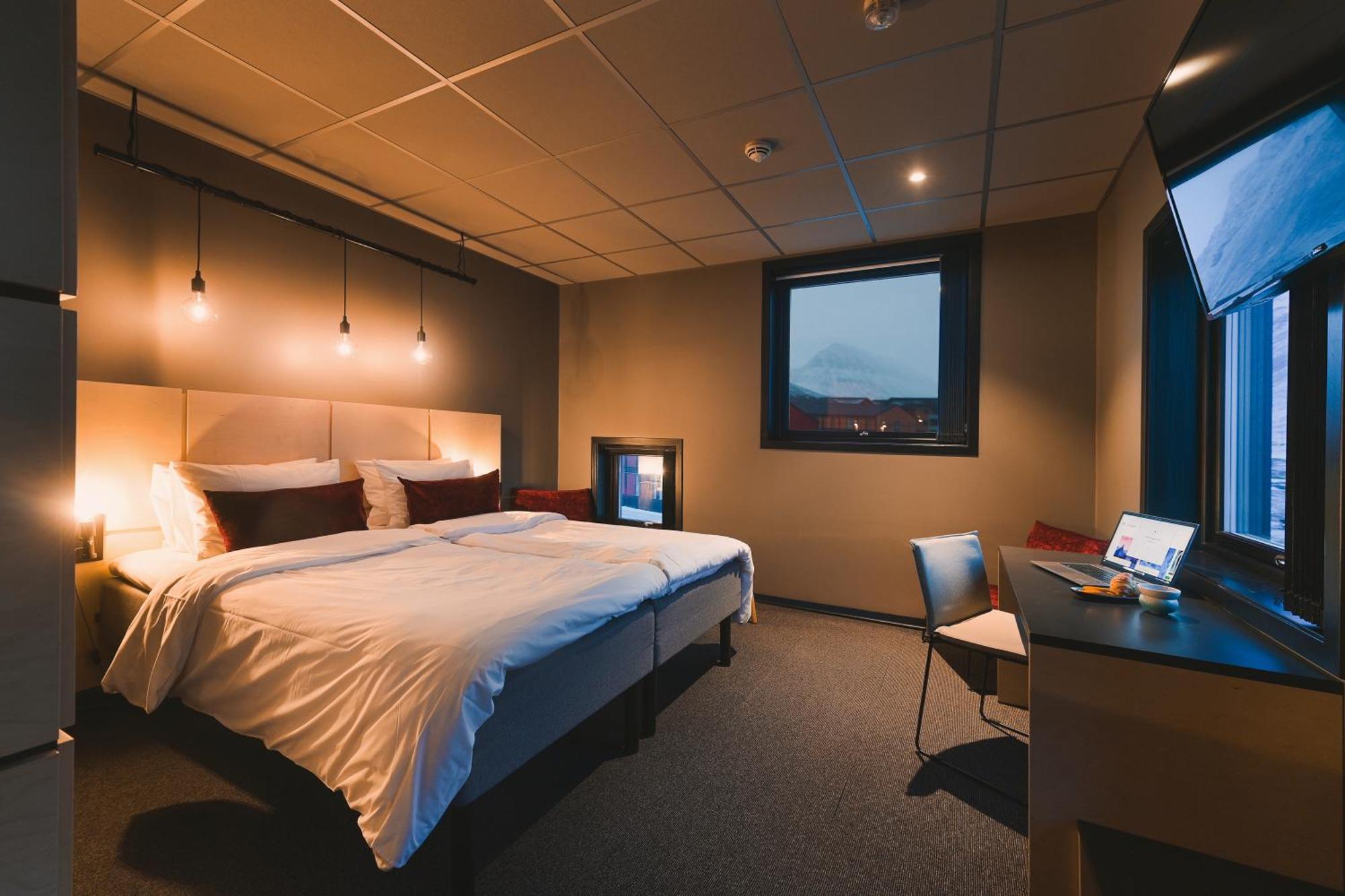 Double Room,1645030779:JPEG