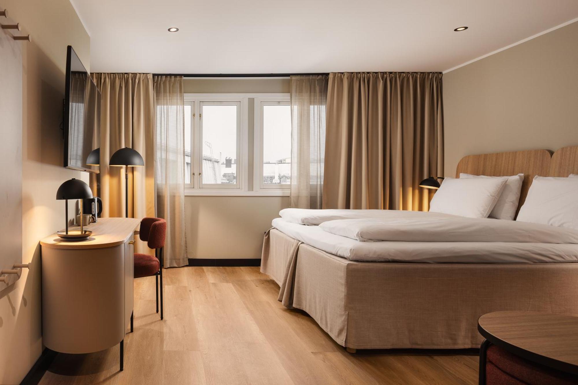 Superior Queen Room,1648892810:JPEG