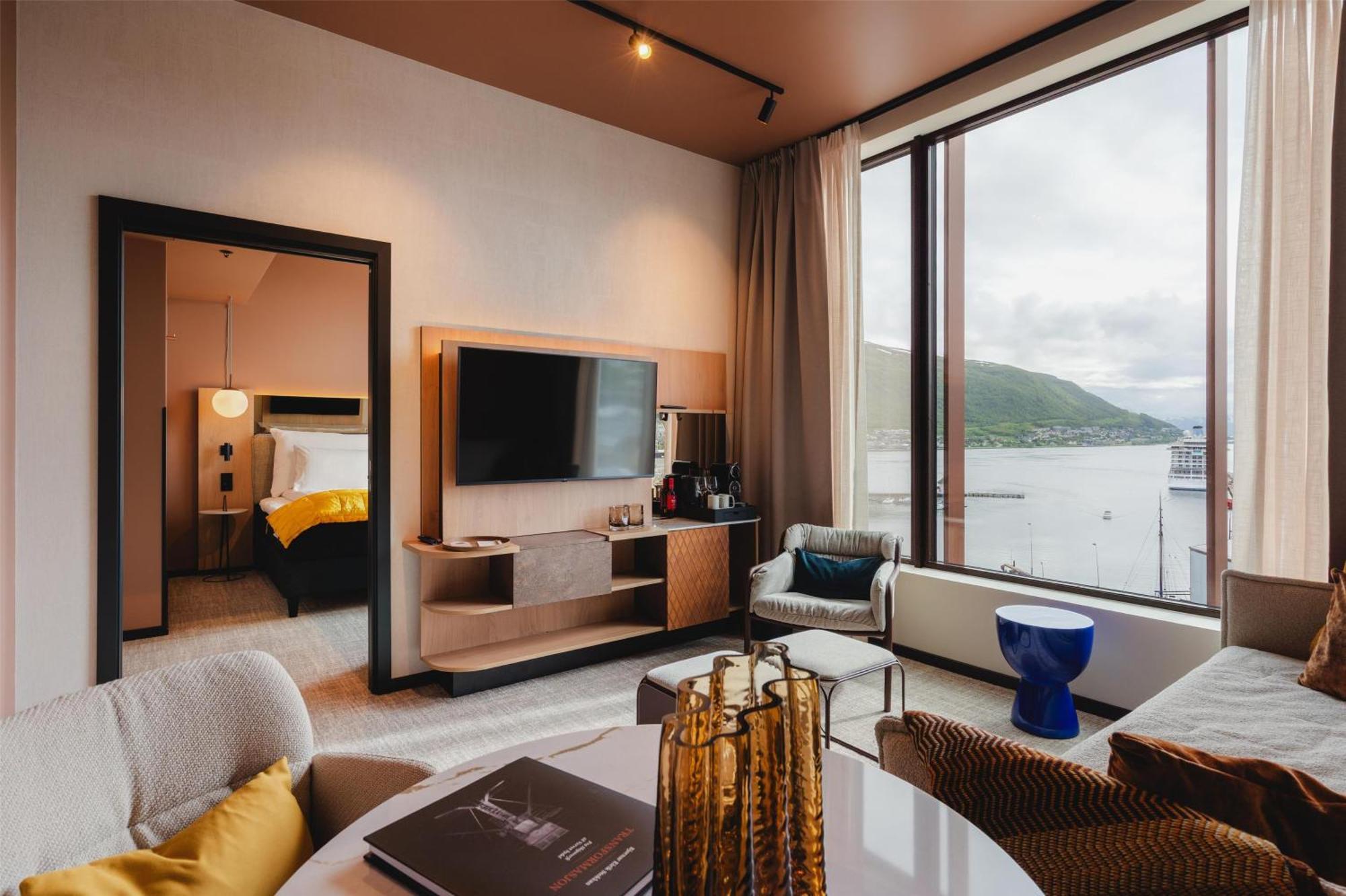 Junior Suite,1689097993:JPEG