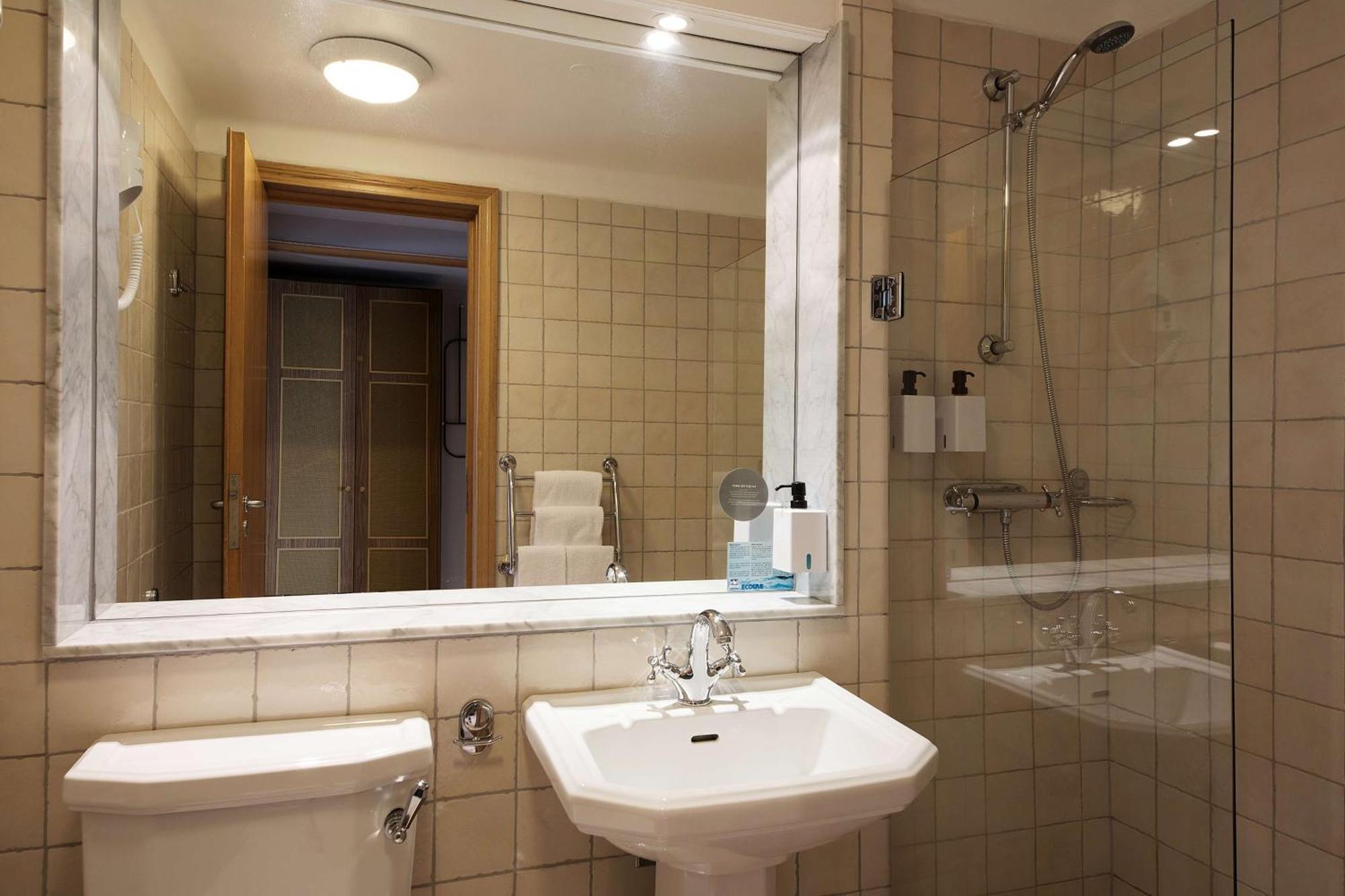 Superior Twin Room,1697844443:JPEG