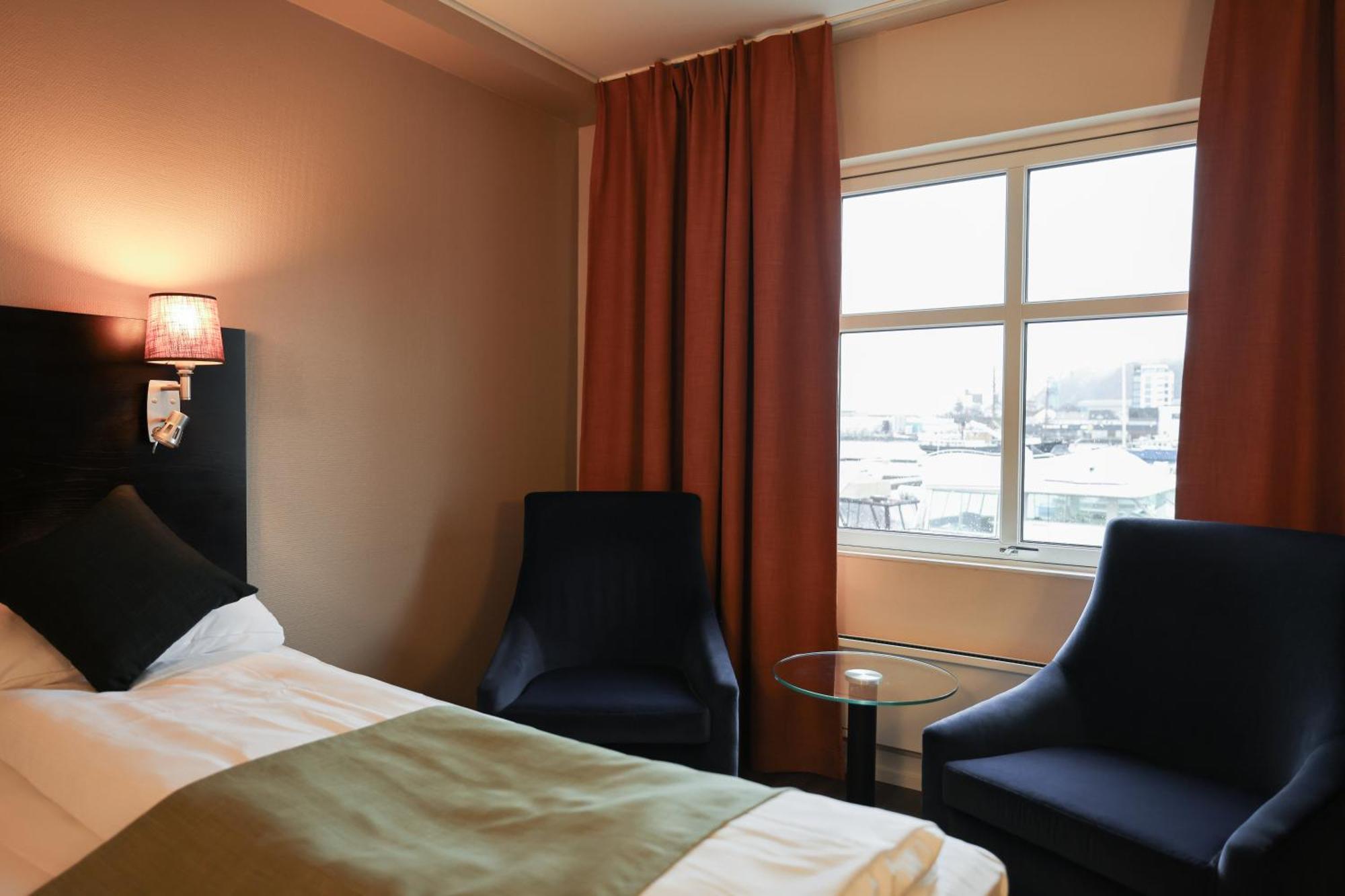 Standard Twin Room,1704929443:JPEG