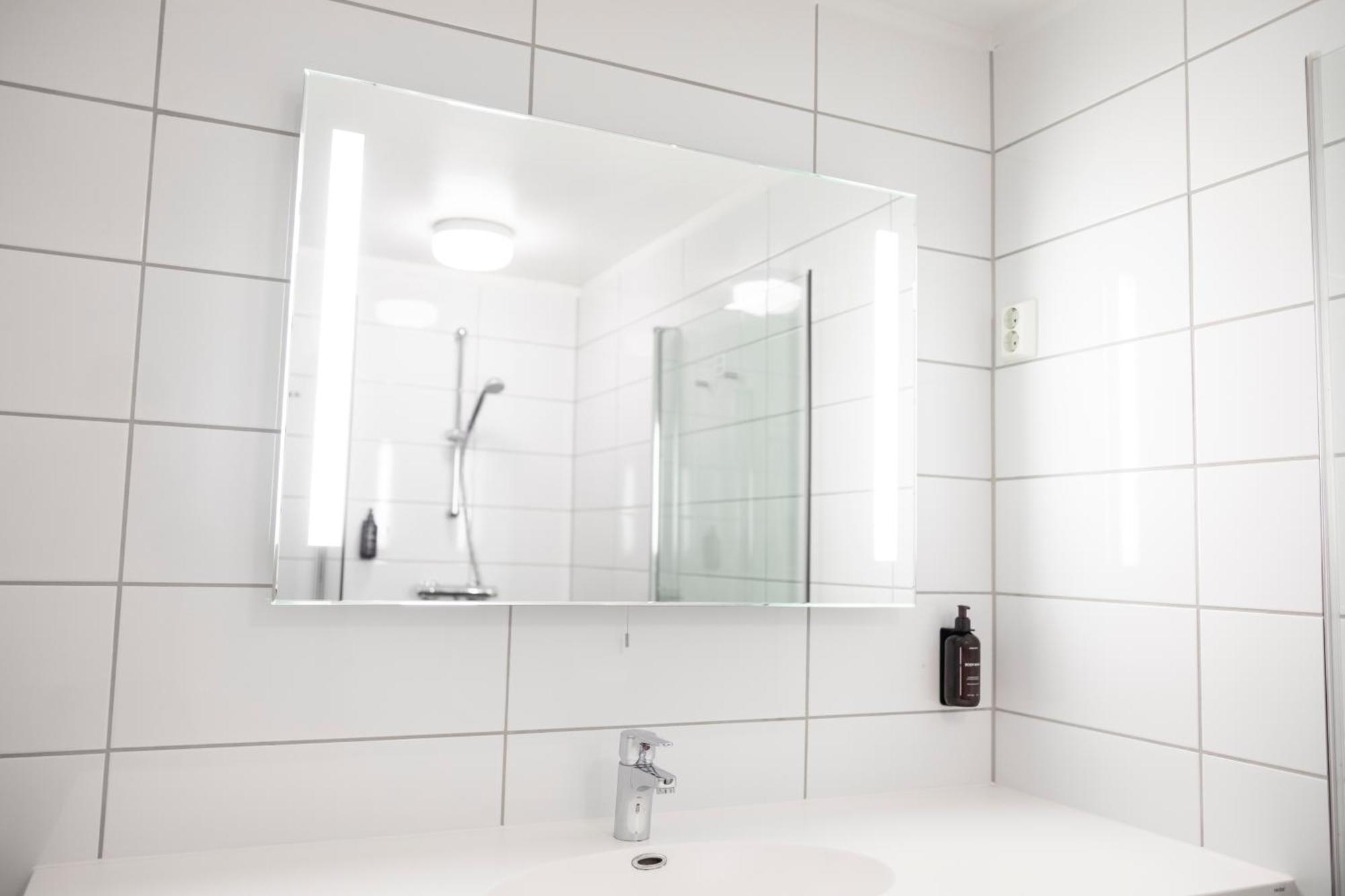 Family Room,1758532847:JPEG