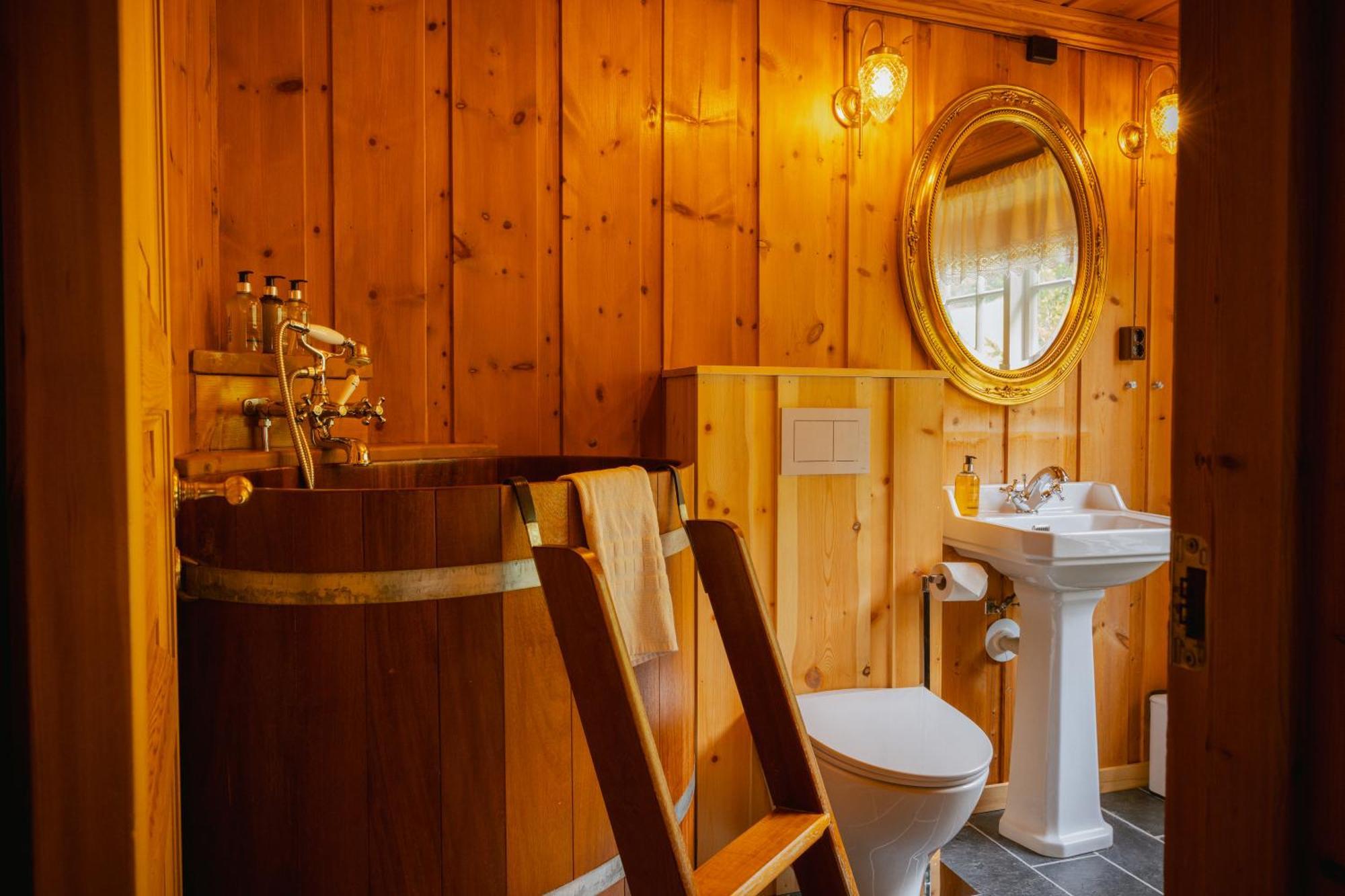 Double Room Private Bathroom