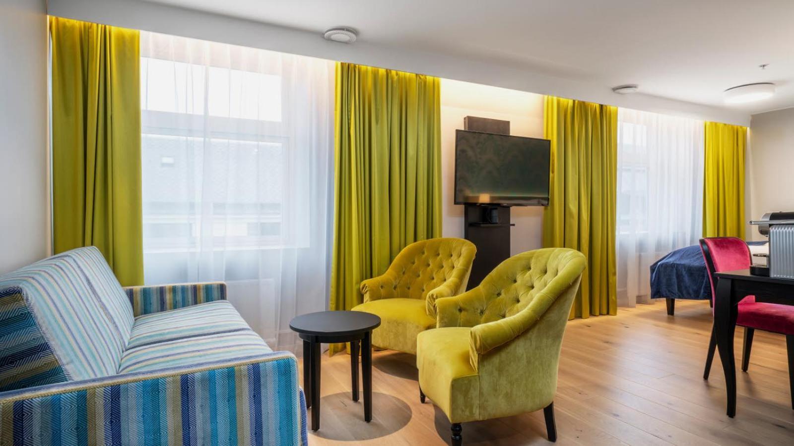 Double Room,1538982841:JPEG