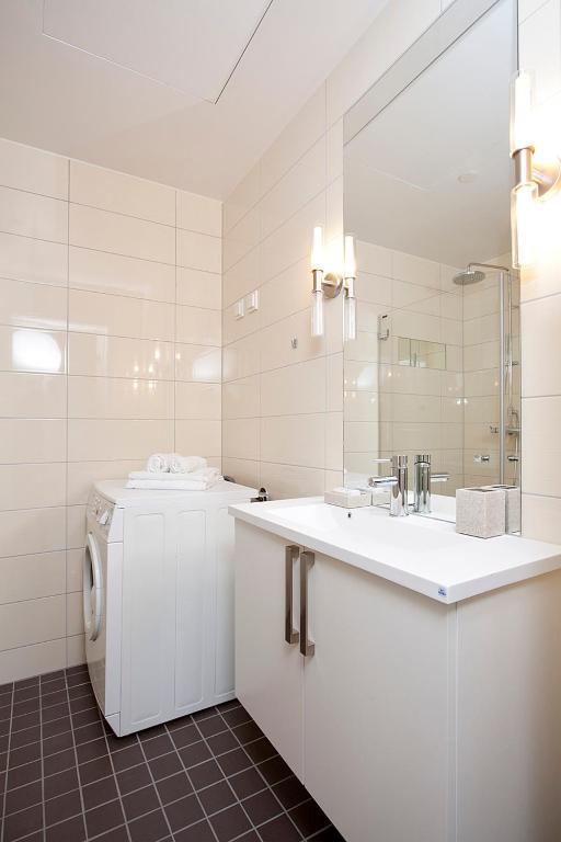 One-Bedroom Apartment,112512519:JPEG