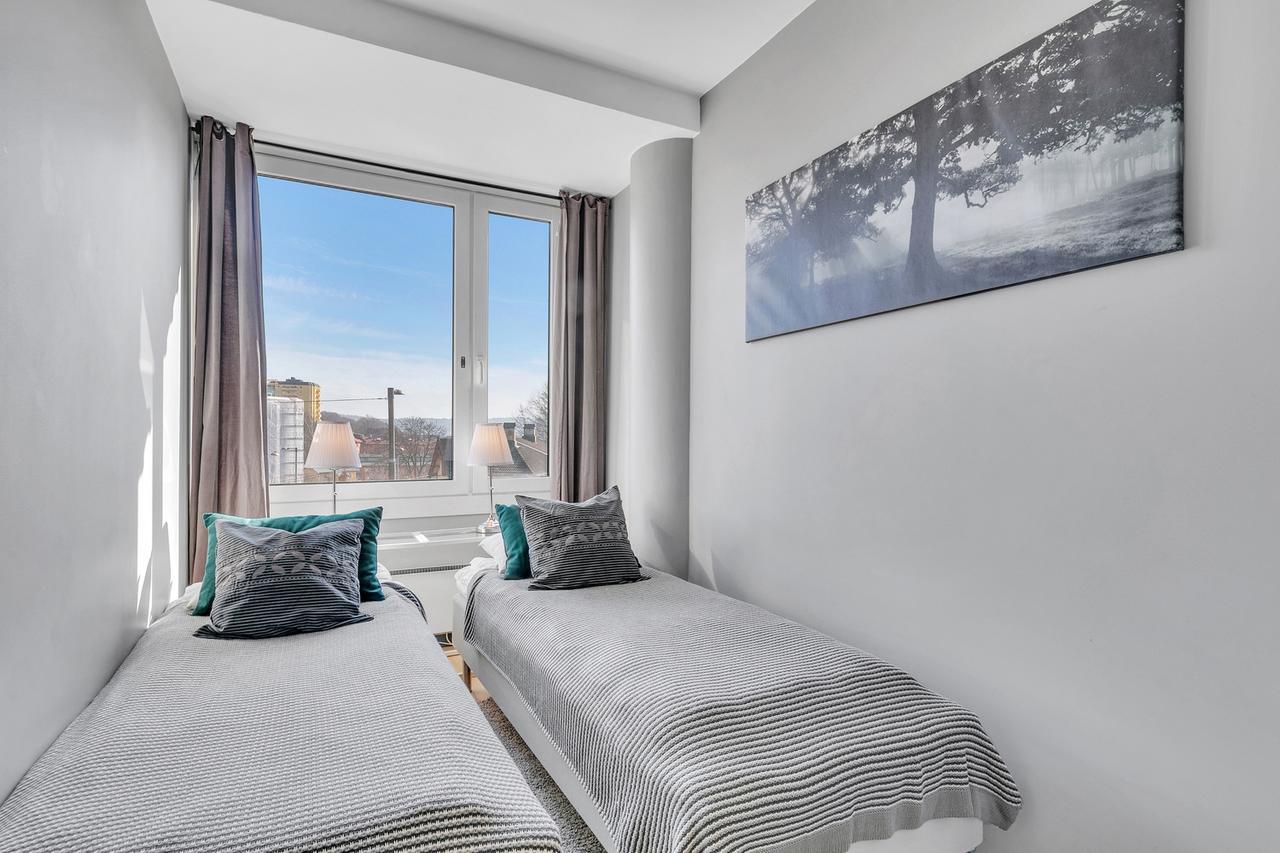 Two-Bedroom Apartment for Four,644200320:JPEG