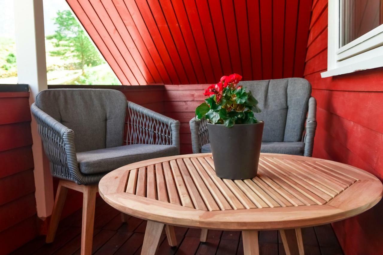 Apartment with Balcony and Sea View,906471511:JPEG