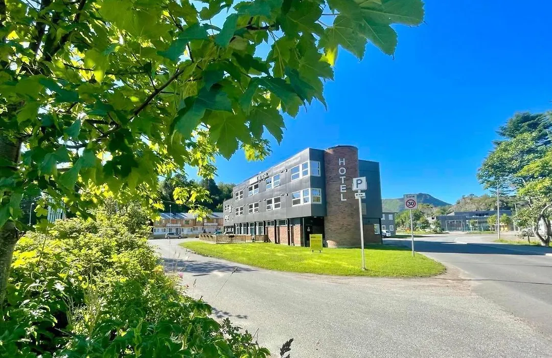 Marina Hotel Lofoten-1