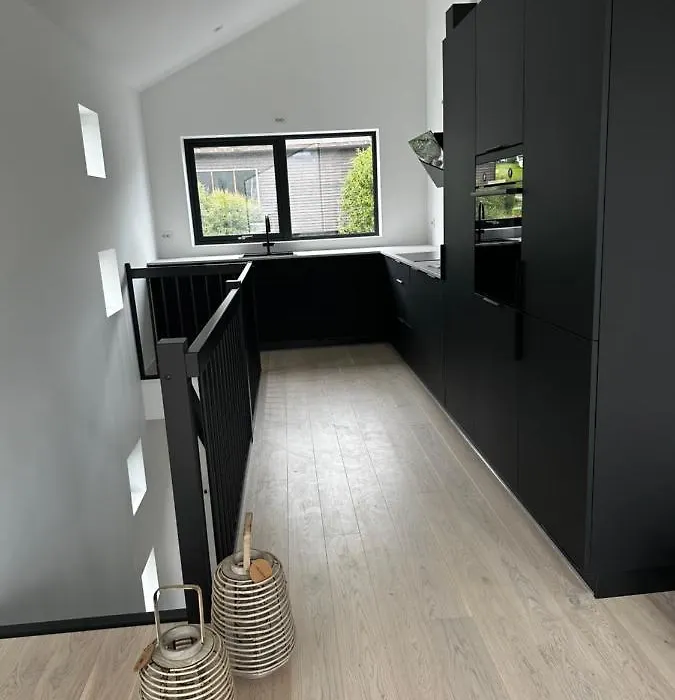 Tromso Central Guest House With Parking-1