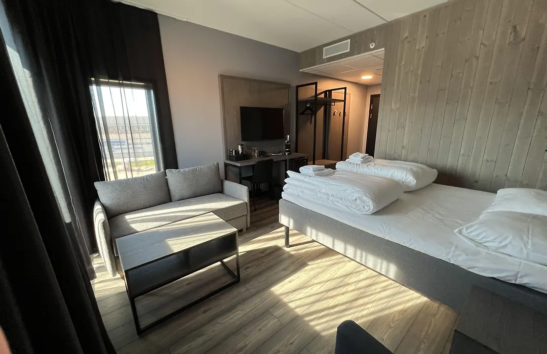 Arctic Sea Hotel-1
