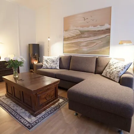 Vika I, As Home-2