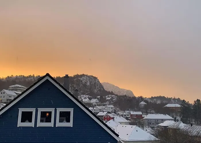 Villa Cosy House With Sunny Terrace, Garden And Fjord View Bergen