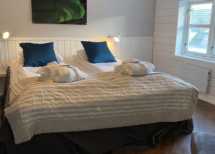 Enter Tromso - Luxury 4 Bedroom Apartment
