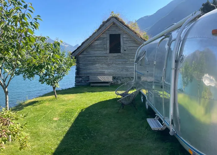 Nesset Fjordcamping Olden