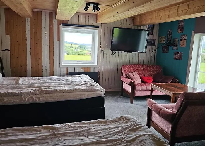 Rodseth Gardsovernatting Familierom Molde
