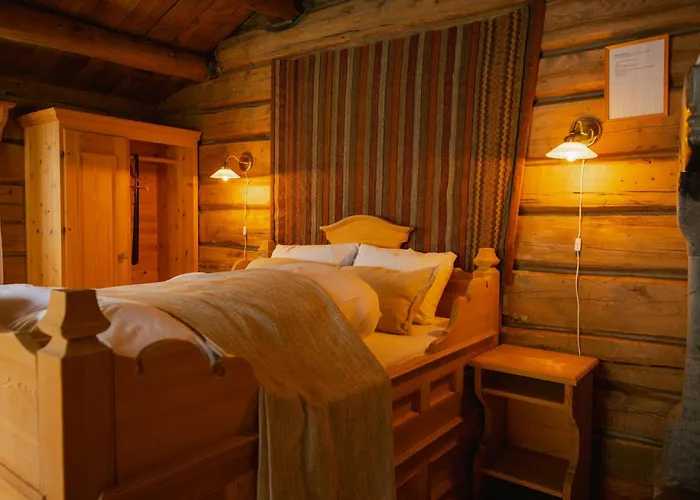 Hotels in Lom