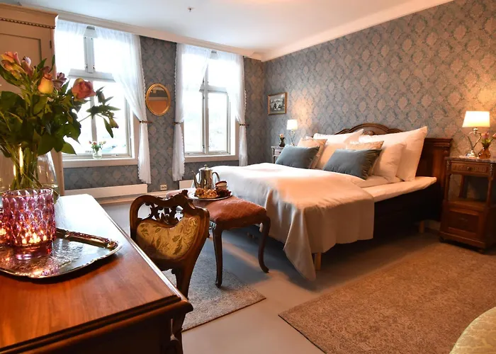 Hotels in Sandane